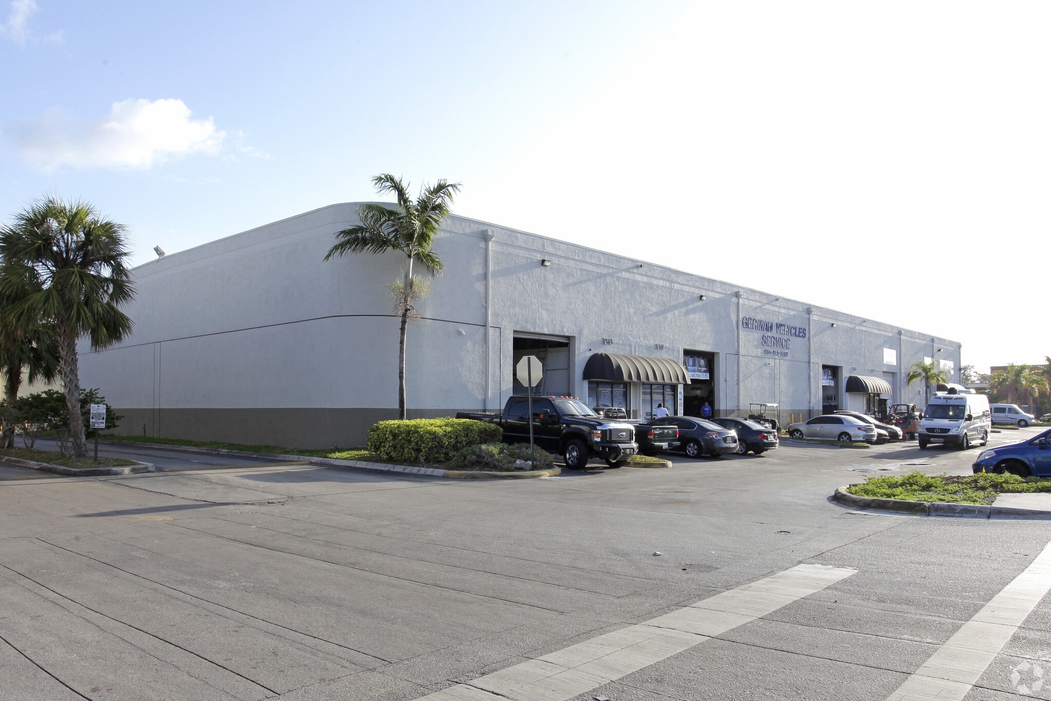 3989-4011 Pembroke Rd, Hollywood, FL for lease Primary Photo- Image 1 of 11