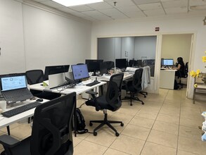 2895 Collins Ave, Miami Beach, FL for lease Interior Photo- Image 2 of 6