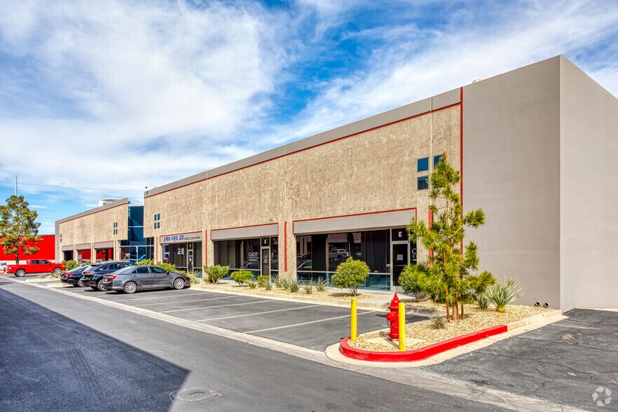 4610 Arville St, Las Vegas, NV à louer - Photo du bâtiment - Image 2 de 6