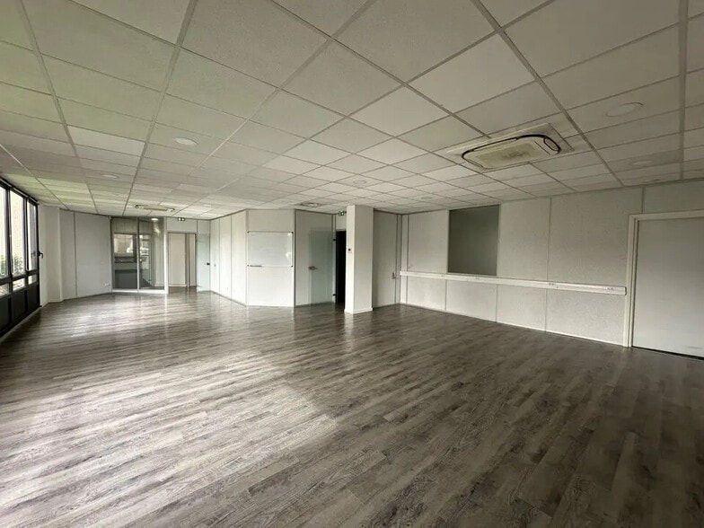 Office in Lingolsheim for lease - Building Photo - Image 2 of 7