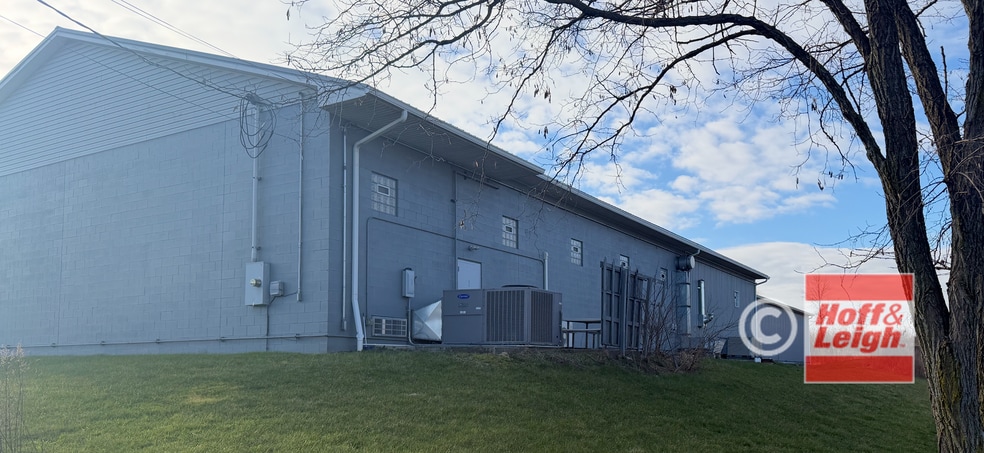 3344 E Waterloo Rd, Akron, OH à vendre - Photo du bâtiment - Image 2 de 12