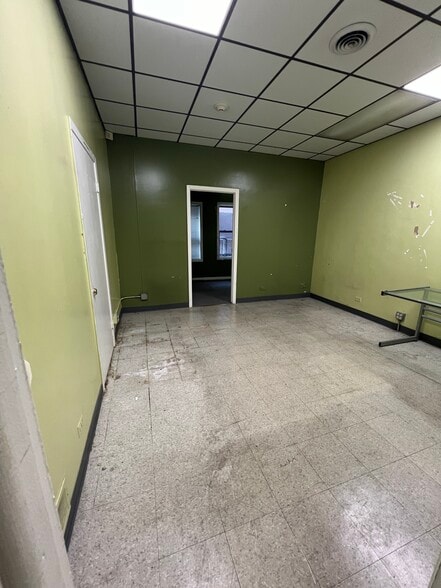 116-118 S York St, Elmhurst, IL for lease - Building Photo - Image 2 of 7