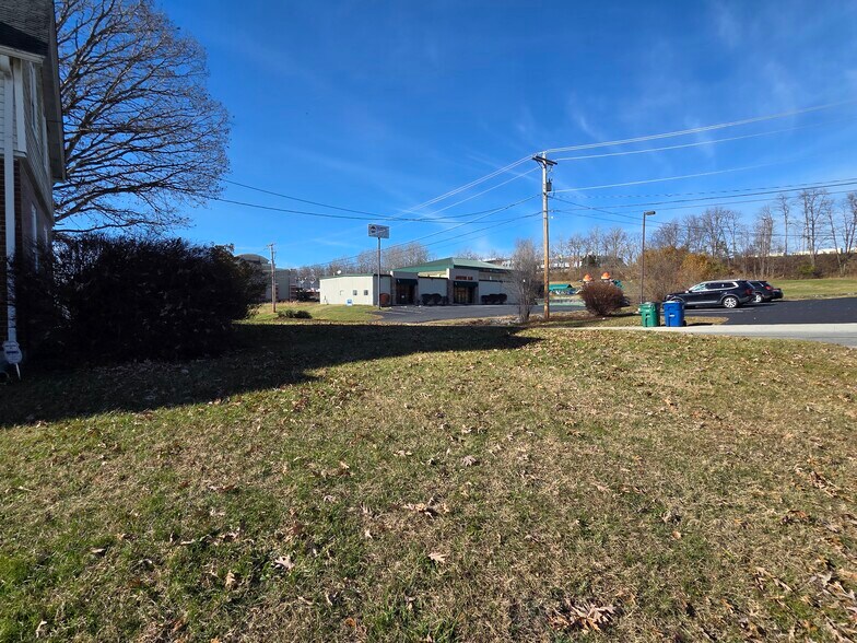 45 Scattergood Dr NW, Christiansburg, VA for sale - Building Photo - Image 2 of 24