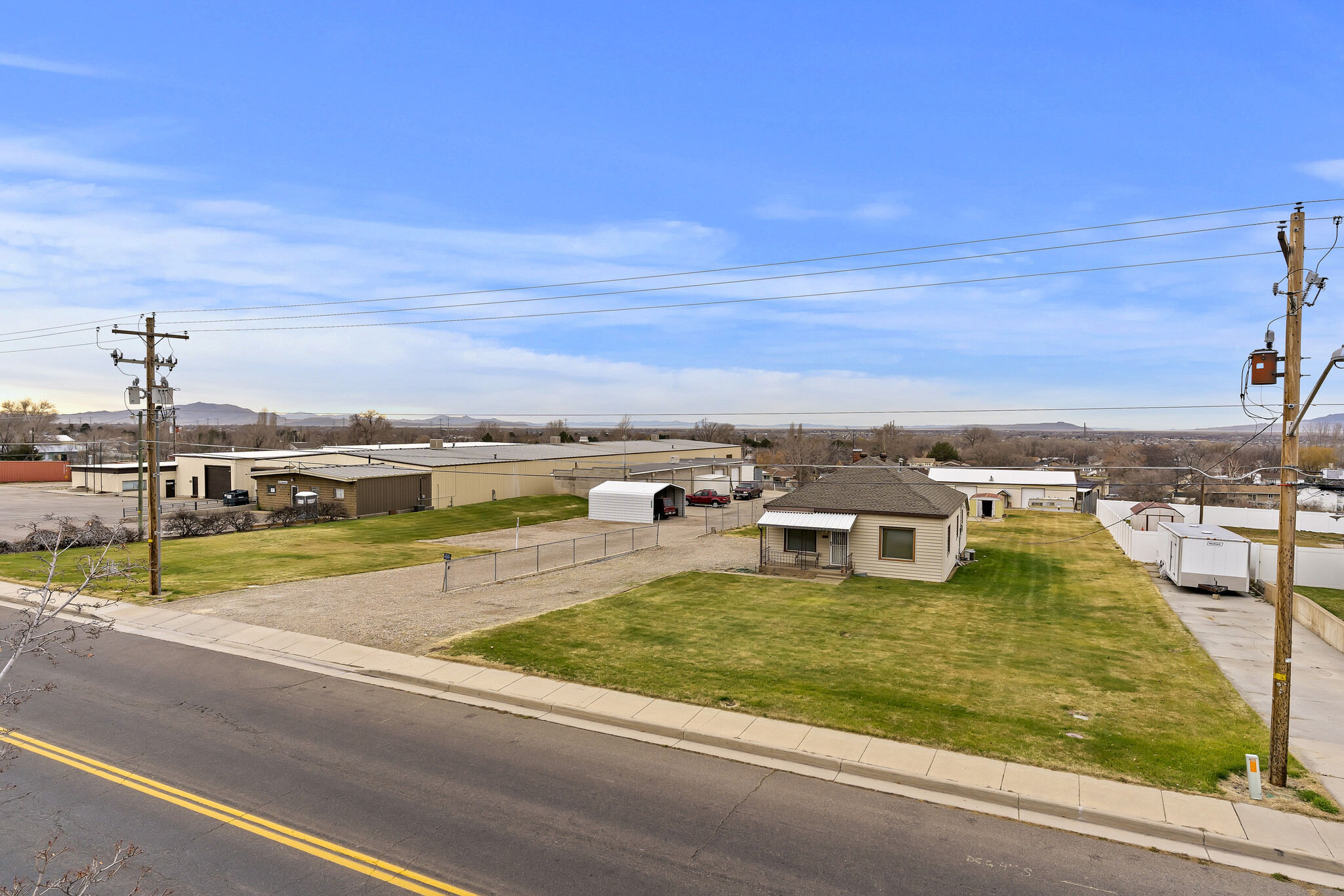 4997 S 2700 W, Roy UT 84067 portfolio of 1 properties for sale on LoopNet.ca Primary Photo- Image 1 of 43