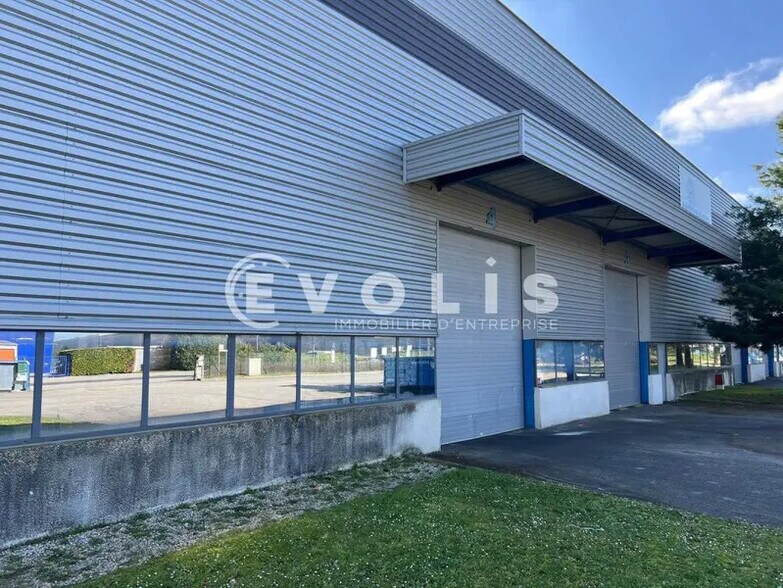 42 Rue De L'Avenir, Genas à louer - Photo du bâtiment - Image 3 de 9