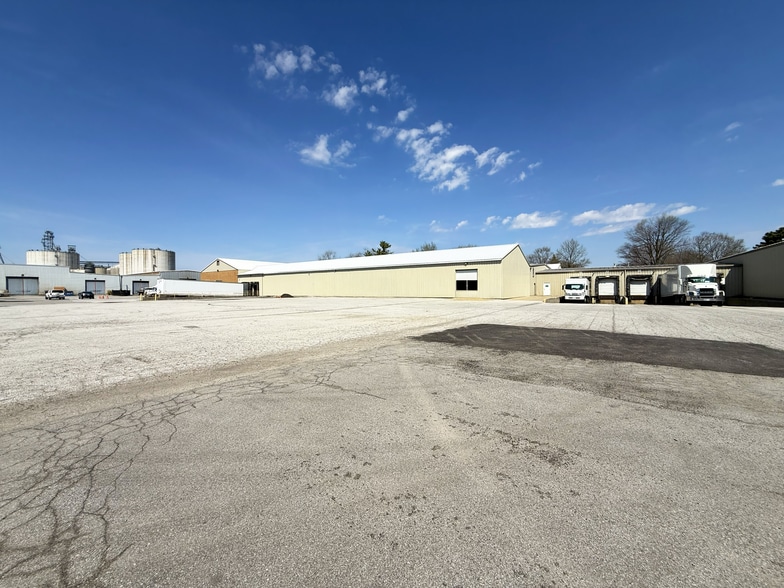 201 Main St, New Haven, IN for lease - Building Photo - Image 3 of 7