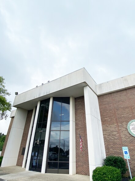 2127-2129 Memorial Blvd, Springfield, TN à vendre - Photo du bâtiment - Image 2 de 8