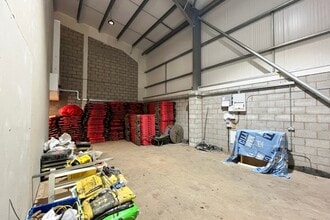 Four Cross Ave, Willand à louer Photo intérieure- Image 2 de 5