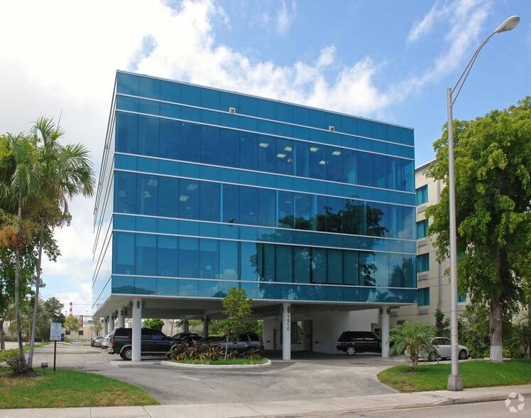 1510 SE 17th St, Fort Lauderdale, FL à louer - Photo du bâtiment - Image 3 de 54