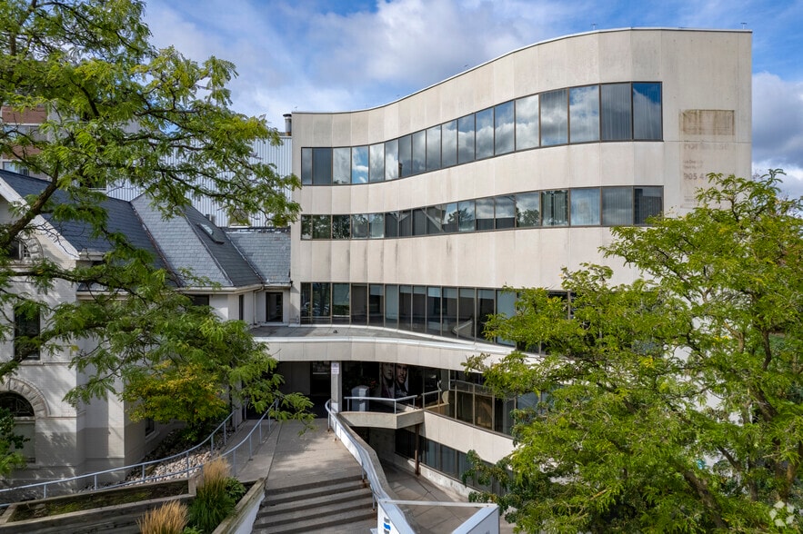 10350 Yonge St, Richmond Hill, ON à louer - Photo du bâtiment - Image 3 de 5