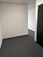 540-550 W Frontage Rd, Northfield, IL for lease Building Photo- Image 2 of 3