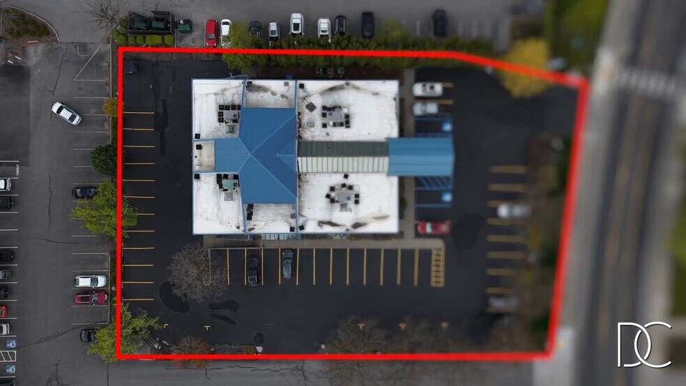 950 W Ironwood Dr, Coeur d'Alene, ID à vendre - Vidéo sur l’inscription commerciale - Image 2 de 23