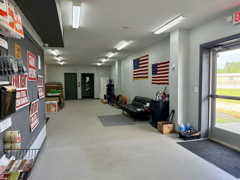 30333 Highway 31, Brewton, AL for sale - Interior Photo - Image 3 of 29