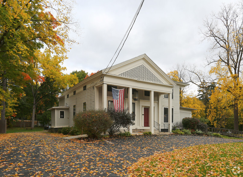 7153 E Genesee St, Fayetteville, NY à vendre - Photo principale - Image 1 de 1