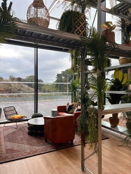 2 Rue Des Buttes, Cesson-Sévigné for lease - Interior Photo - Image 3 of 7