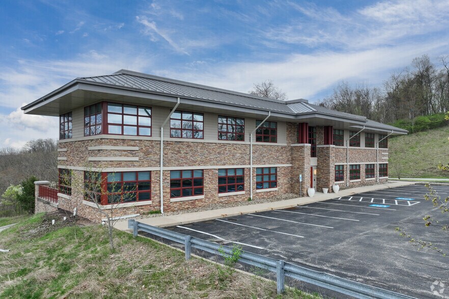 150 Scharberry Ln, Mars, PA à vendre - Photo du bâtiment - Image 3 de 27