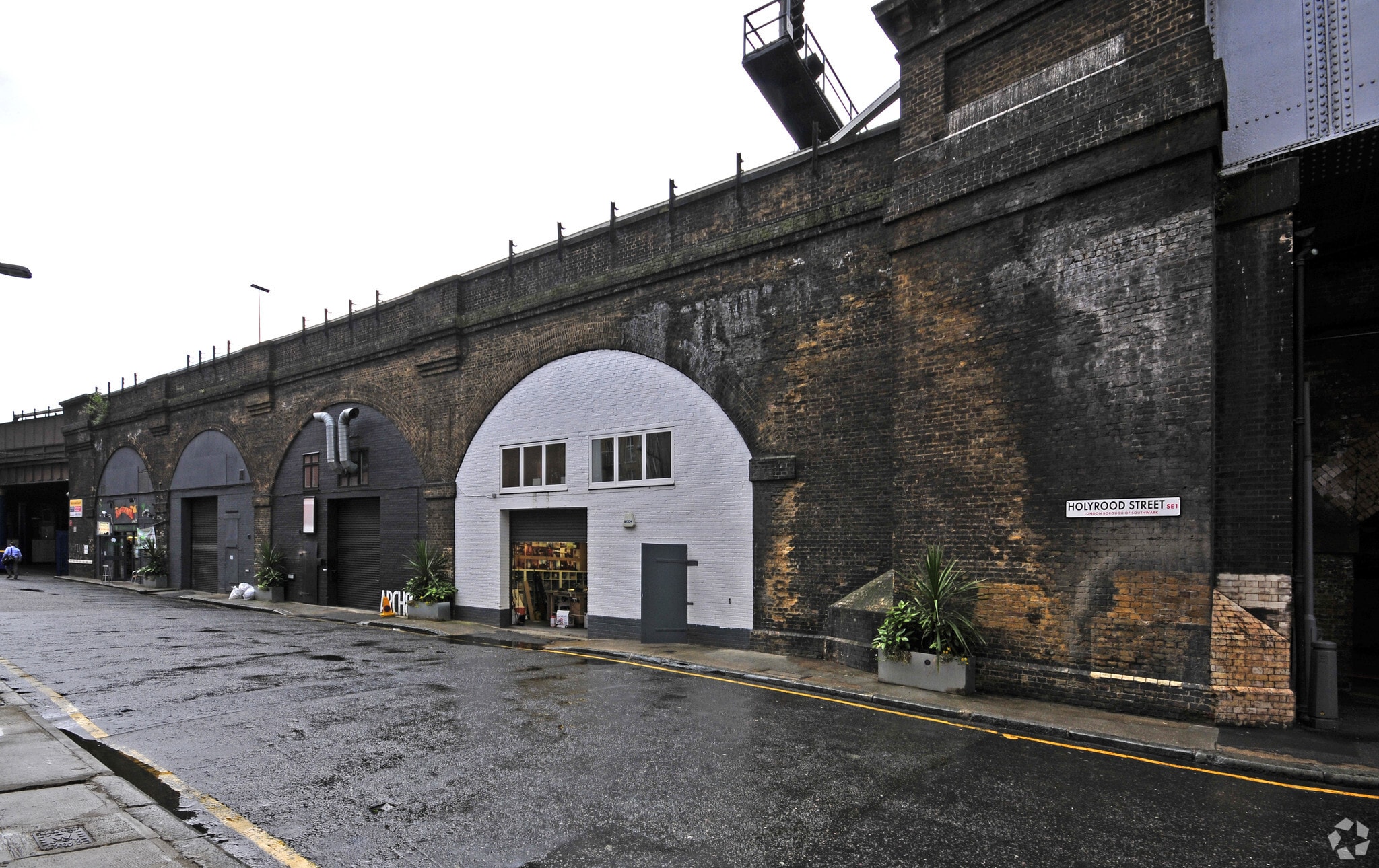 895-899 Holyrood St, London for lease Primary Photo- Image 1 of 2