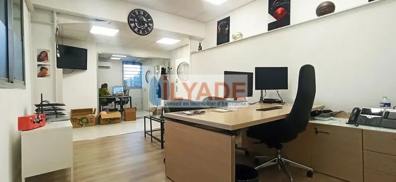 Office in Éguilles for lease - Interior Photo - Image 3 of 11
