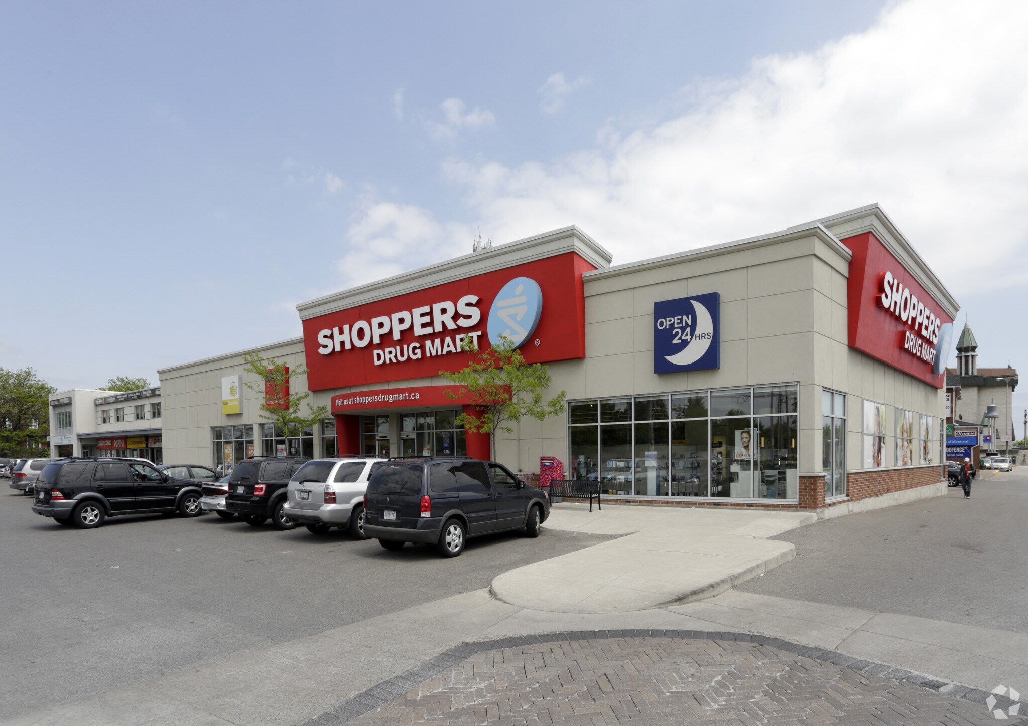 700-734 Burnhamthorpe Rd E, Mississauga, ON à vendre Photo principale- Image 1 de 1