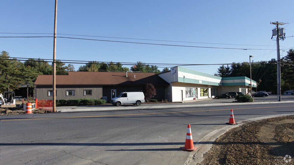 1332-1348 Saratoga Rd, Gansevoort, NY à louer - Photo du bâtiment - Image 2 de 5