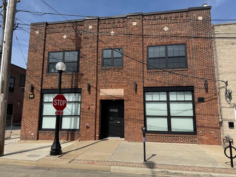 66 E Chester St, Champaign, IL à louer - Photo du bâtiment - Image 2 de 2