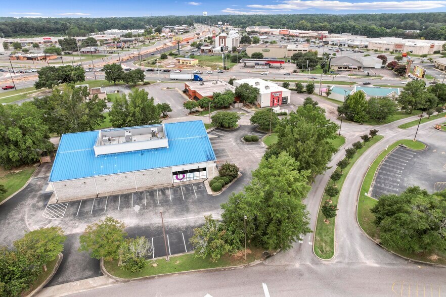 200 Buyers Dr, Dothan, AL à vendre - Photo du bâtiment - Image 2 de 11