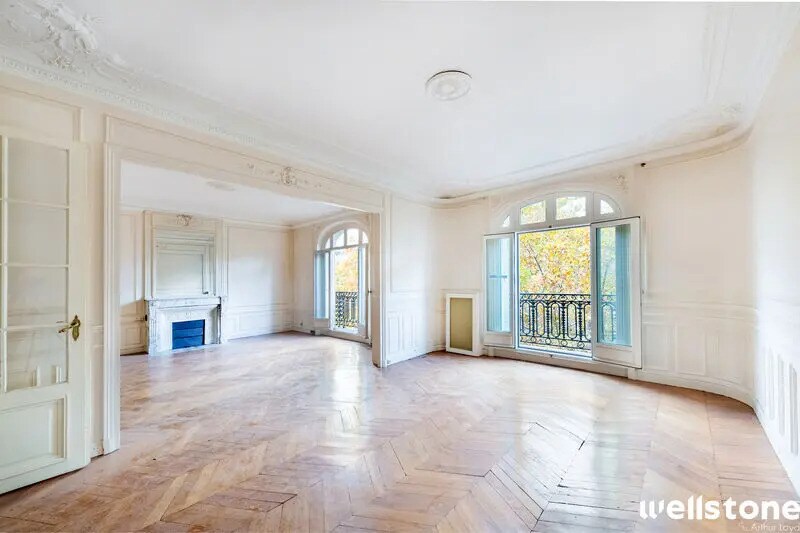 Immeuble residentiel dans Paris à vendre Photo du bâtiment- Image 1 de 9