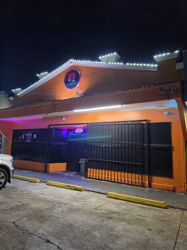 Plus de détails pour 8604 Jensen Dr, Houston, TX - Commerce de détail à vendre