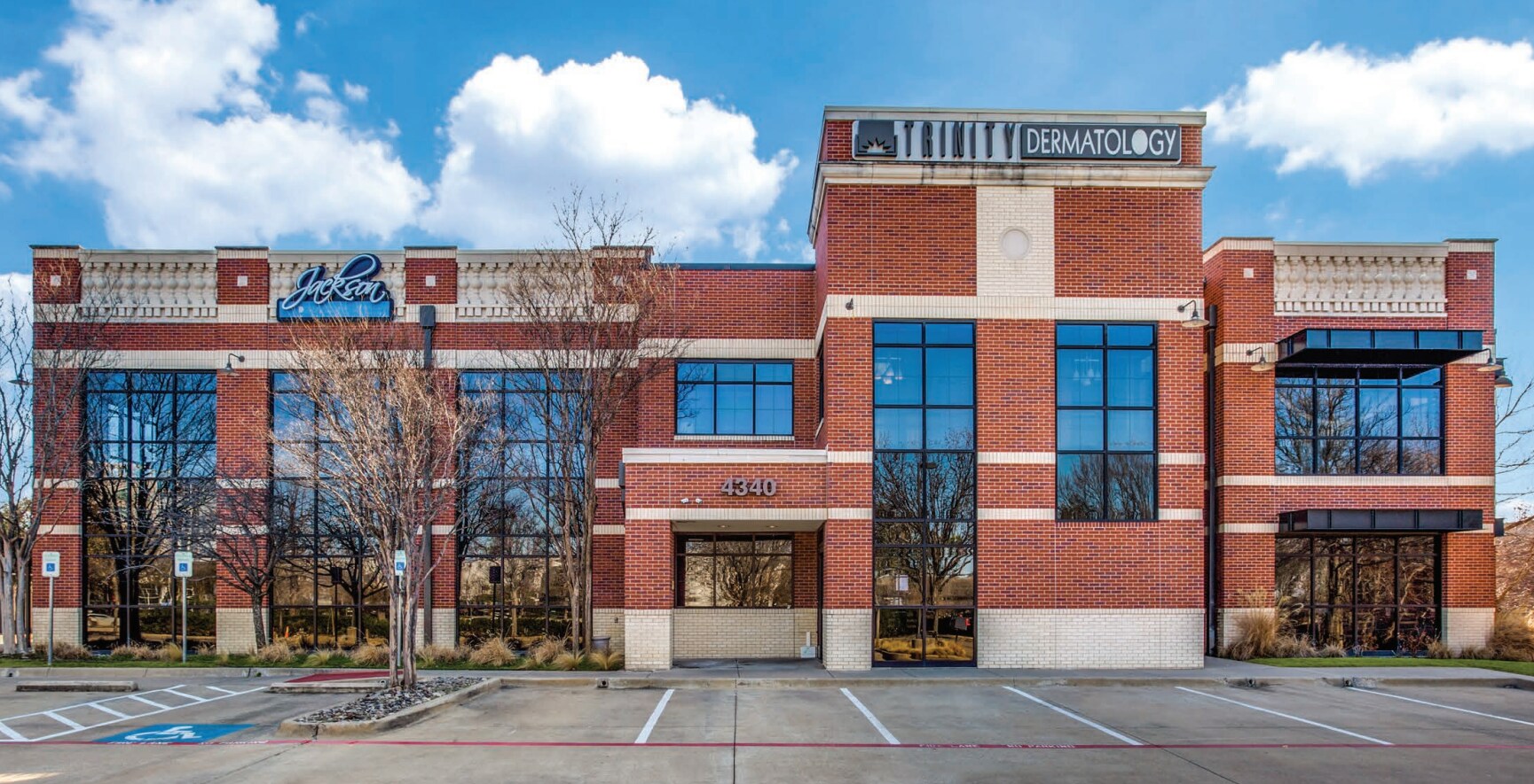 4340 N Josey Ln, Carrollton, TX à vendre Photo du bâtiment- Image 1 de 9