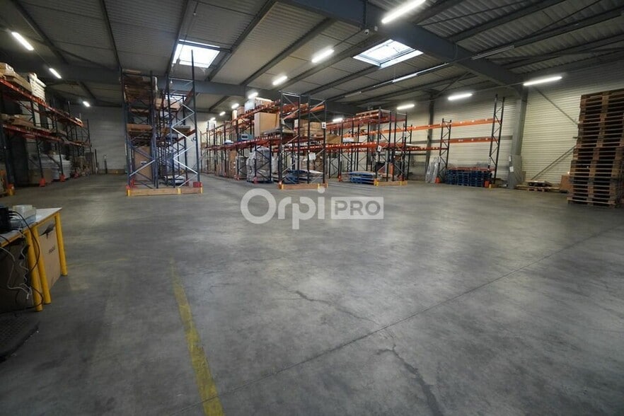 Industrial in Dijon for lease - Building Photo - Image 3 of 7
