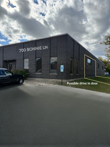 700-750 Bonnie Ln, Elk Grove Village, IL for sale - Building Photo - Image 2 of 9