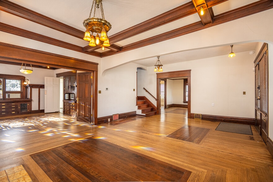 990 W 7th Ave, Eugene, OR à vendre - Photo du bâtiment - Image 3 de 42