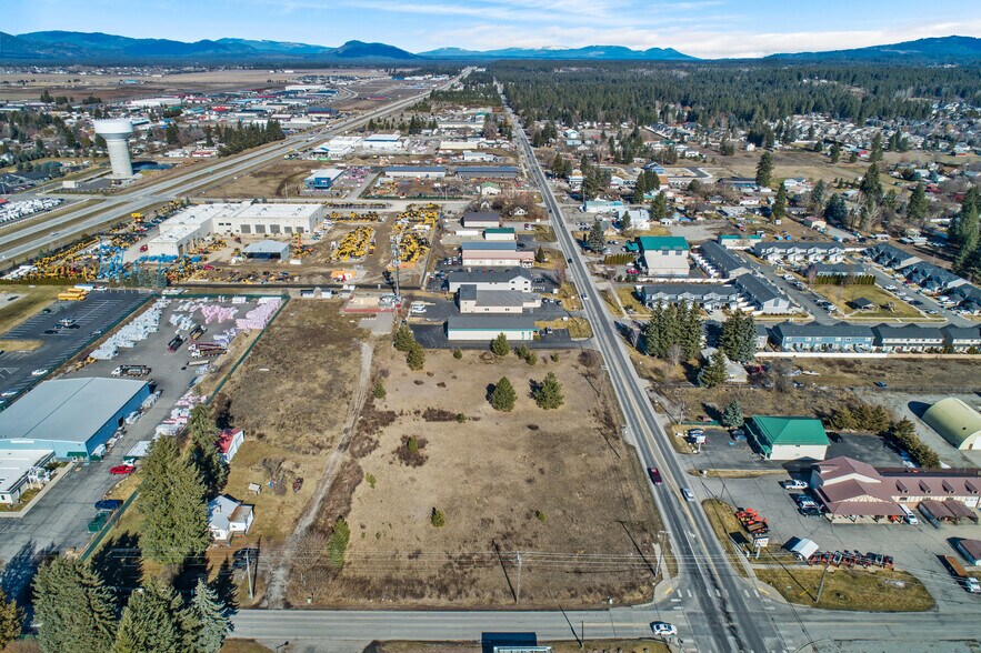 10500 N Government Way, Hayden, ID à vendre - Photo du bâtiment - Image 1 de 7