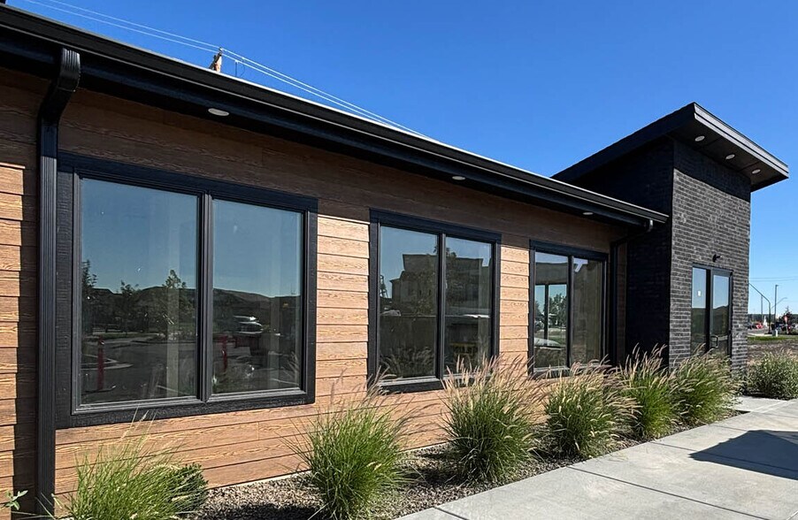 742 N Cliff Creek Ln, Meridian, ID à louer - Photo du bâtiment - Image 1 de 3