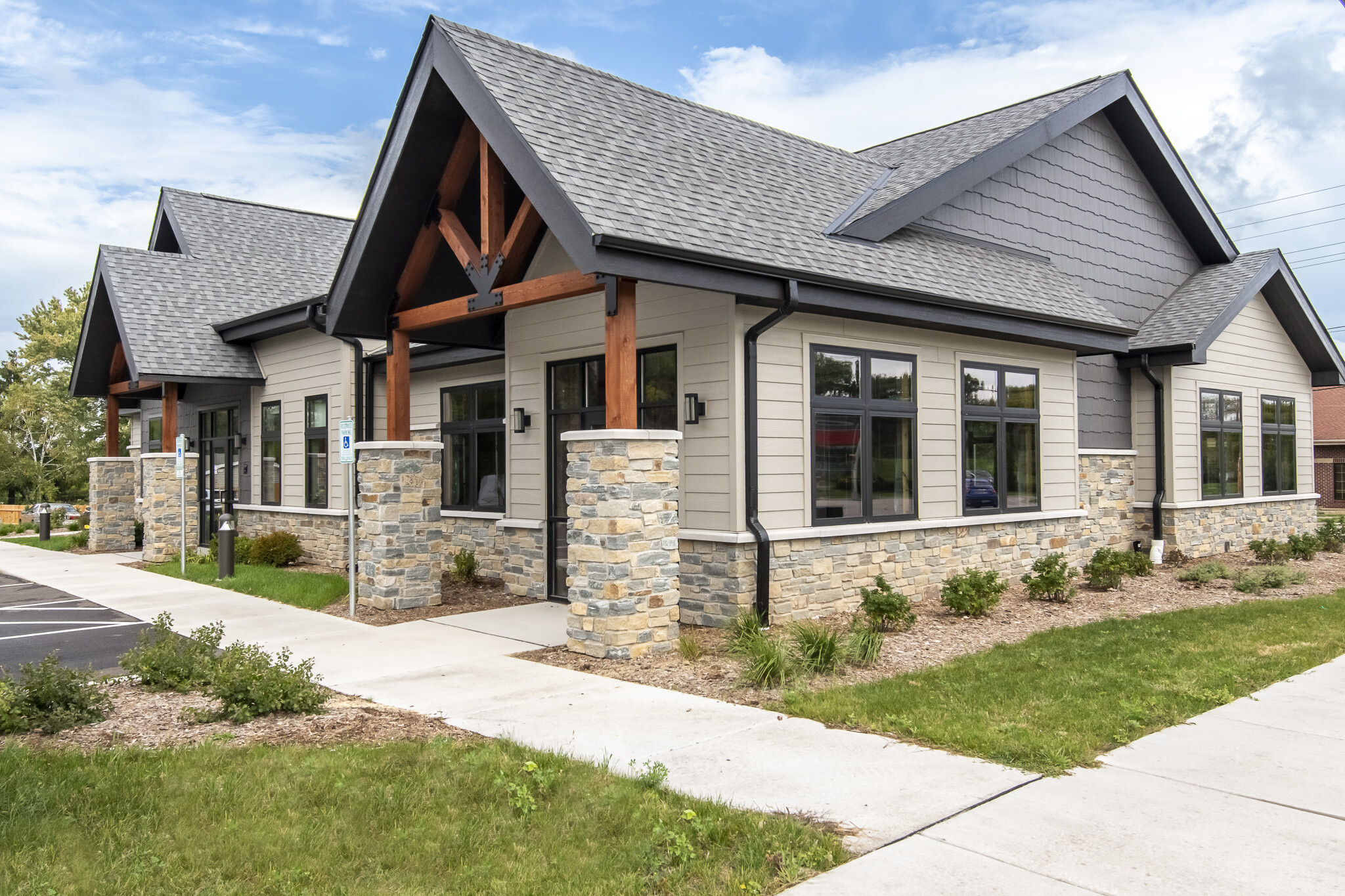 6810 W Layton Ave, Greenfield, WI for lease Primary Photo- Image 1 of 4