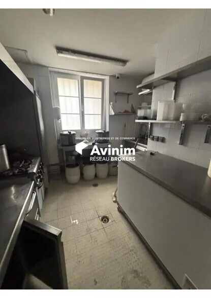 Retail in Levallois-Perret for lease - Building Photo - Image 3 of 10