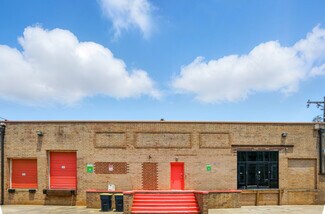 Plus de détails pour 3630 Tryclan Dr, Charlotte, NC - Bureau/Commerce de détail à louer