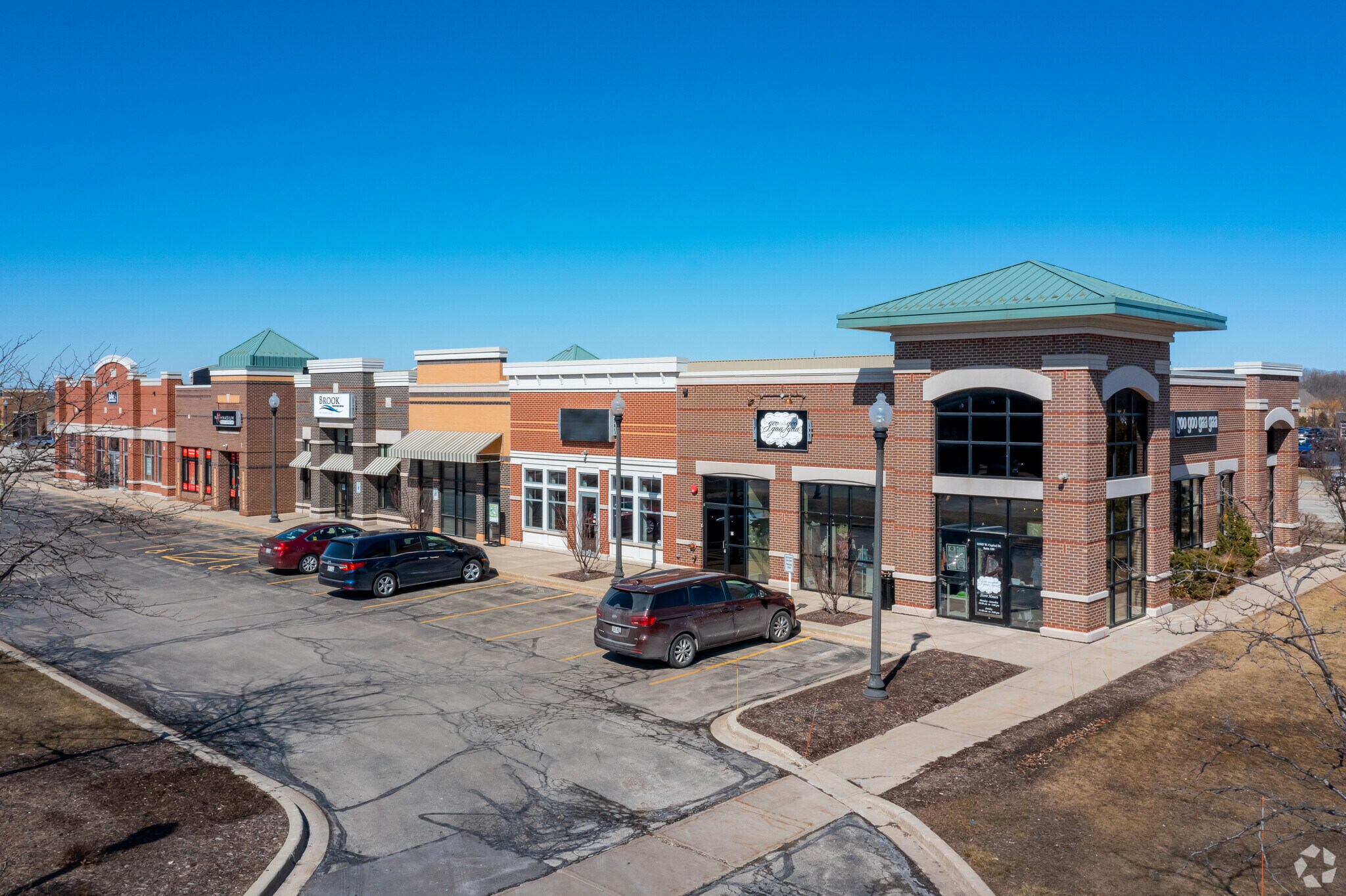 18985 W Capitol Dr, Brookfield, WI for lease Building Photo- Image 1 of 21