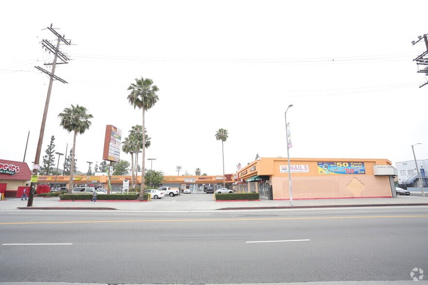 3991 S Western Ave, Los Angeles, CA à louer - Photo du bâtiment - Image 2 de 11