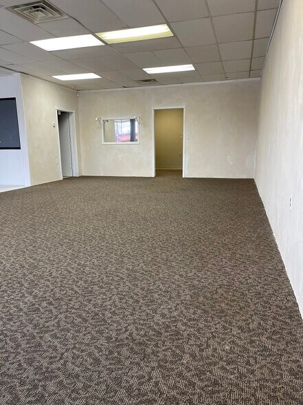 2518-2536 W 13th St, Wichita, KS for sale - Building Photo - Image 3 of 24