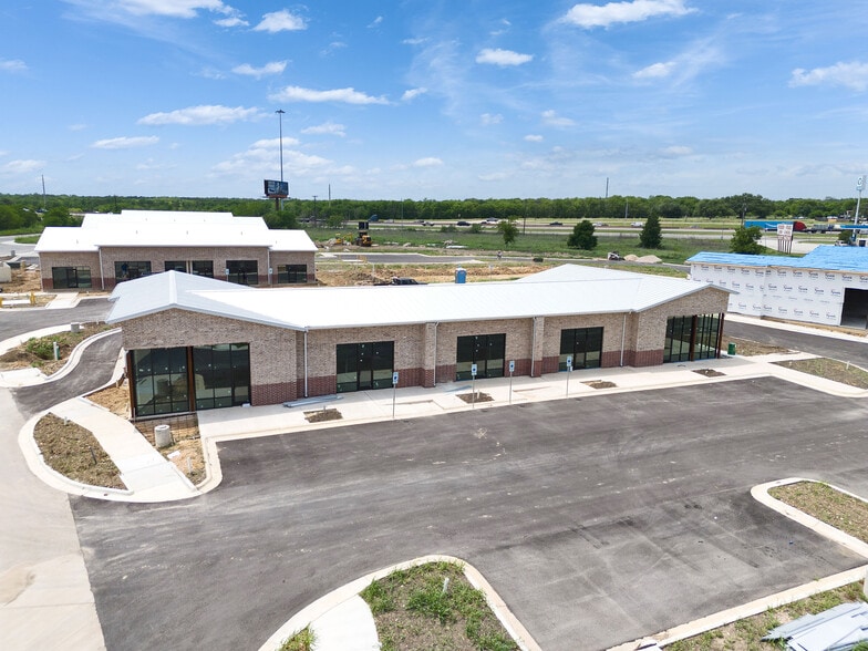 340 E FM 150, Kyle, TX for lease - Building Photo - Image 2 of 5