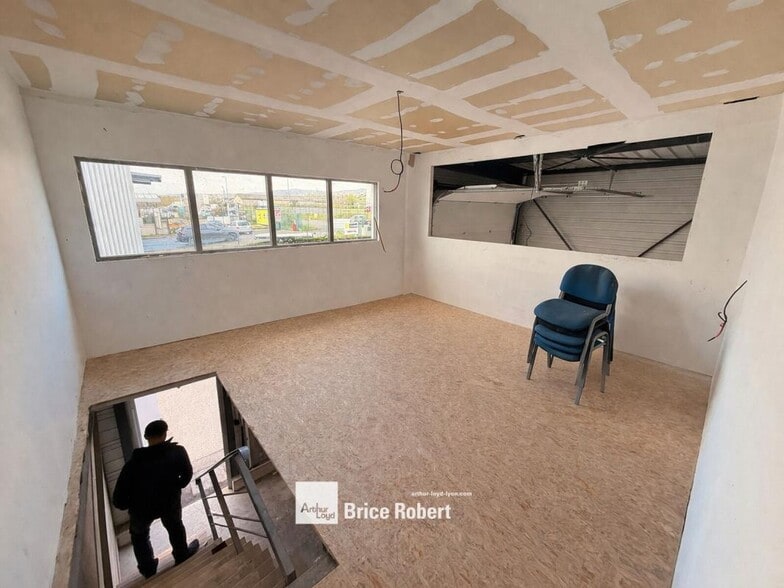381 Rue Du Capitaine François Garbit, Mornant à vendre - Photo intérieure - Image 2 de 6