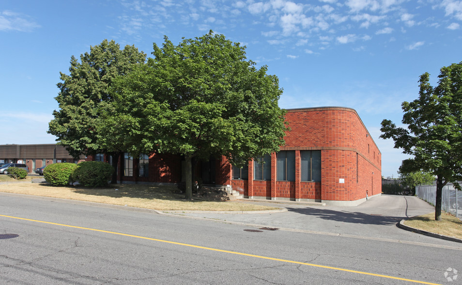 126 Martin Ross Ave, Toronto, ON for lease - Primary Photo - Image 1 of 2