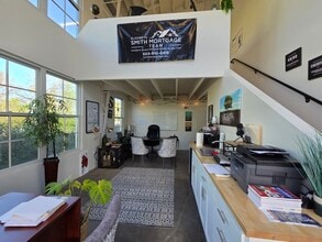 2195 Hyacinth St NE, Salem, OR for lease Interior Photo- Image 1 of 7