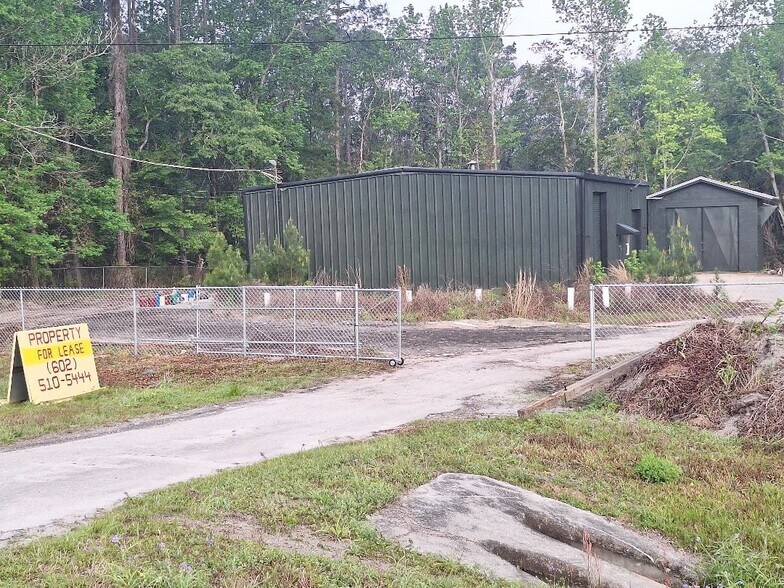 1024 FL-19 N, Palatka, FL à louer - Photo du bâtiment - Image 2 de 24