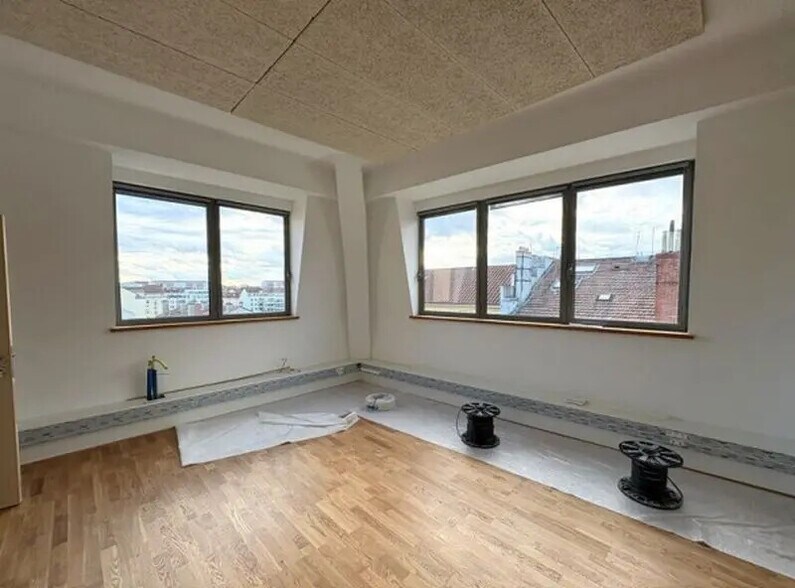 1 Rue Du Docteur Pierre-Fleury Papillon, Villeurbanne for lease - Building Photo - Image 3 of 10