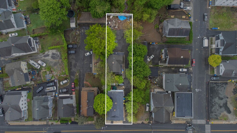 46 Washington St, Waterbury, CT à vendre - Photo du bâtiment - Image 2 de 15