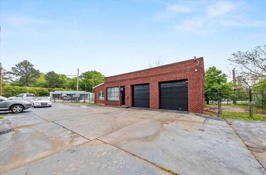 3106 Hillcrest Ave, Macon-Bibb, GA for sale - Building Photo - Image 2 of 15