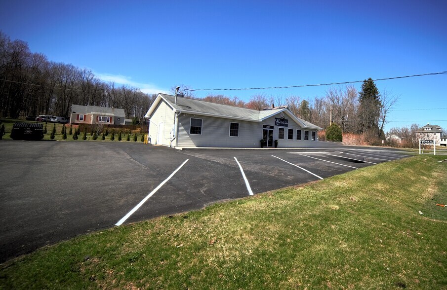 2039 State Route 208, Montgomery, NY à vendre - Photo du bâtiment - Image 2 de 17