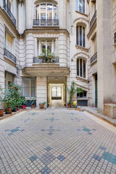 35 Rue Beaubourg, Paris for lease - Building Photo - Image 3 of 16